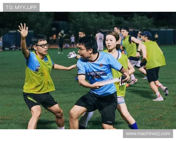 广州飞盘队与北京飞盘队赛后技术分析与战术对比探讨