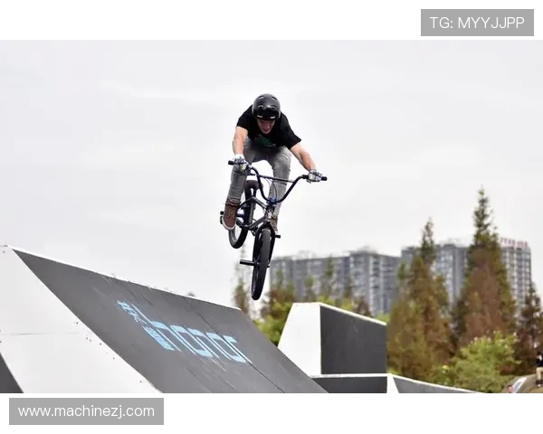 成都滑板队在世界攀岩锦标赛中的蜕变与新挑战之路 成都滑板队在世界攀岩锦标赛中的蜕变与新挑战之路