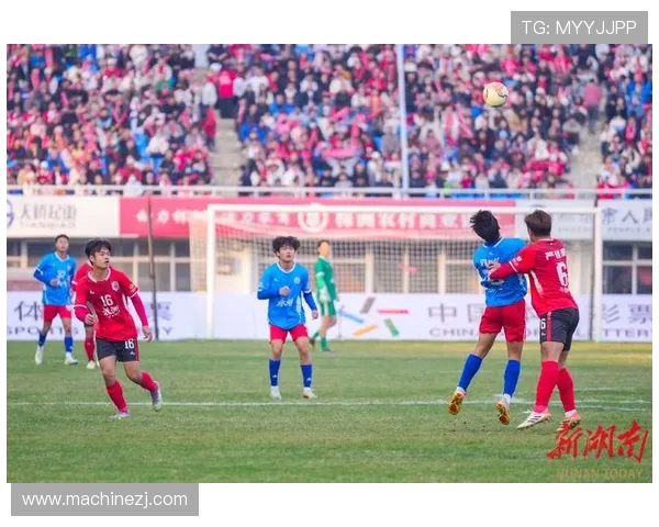 激情燃动绿茵场湘超足球联赛展现湖南城市球队奋勇拼搏风采