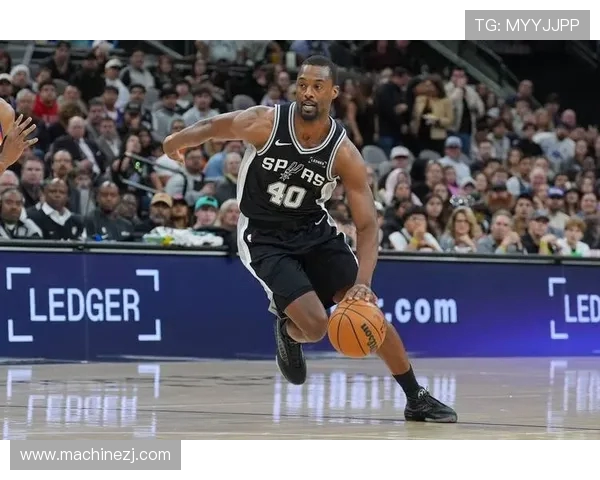 哈里森巴恩斯在NBA赛场上的成长与成就分析 哈里森巴恩斯在NBA赛场上的成长与成就分析